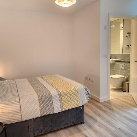Lovely Luxury Apartment Near Luton Airport 801 Экстерьер фото