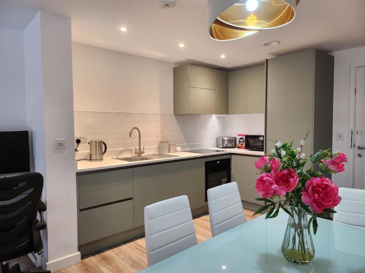 Lovely Luxury Apartment Near Luton Airport 801 Экстерьер фото